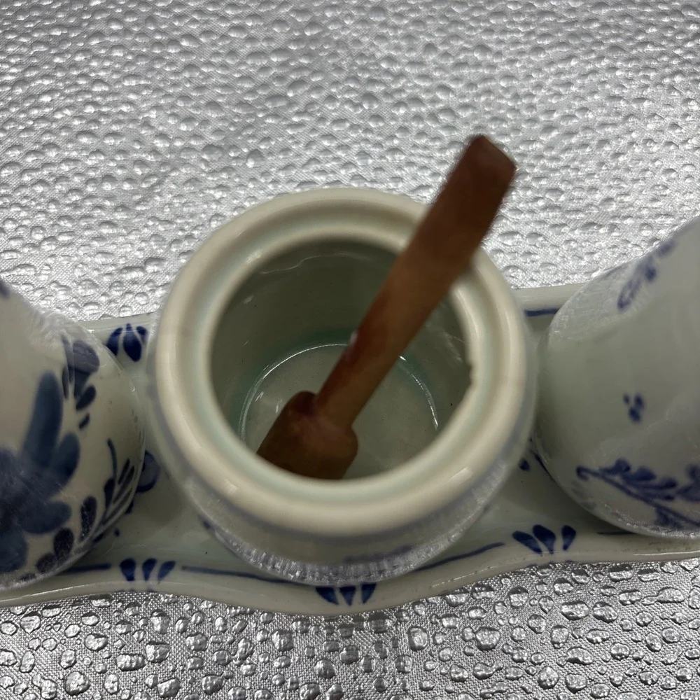 Delft Blue Netherlands Hand Painted 6‎ Piece Condiment Set Tray Wooden Spoon
